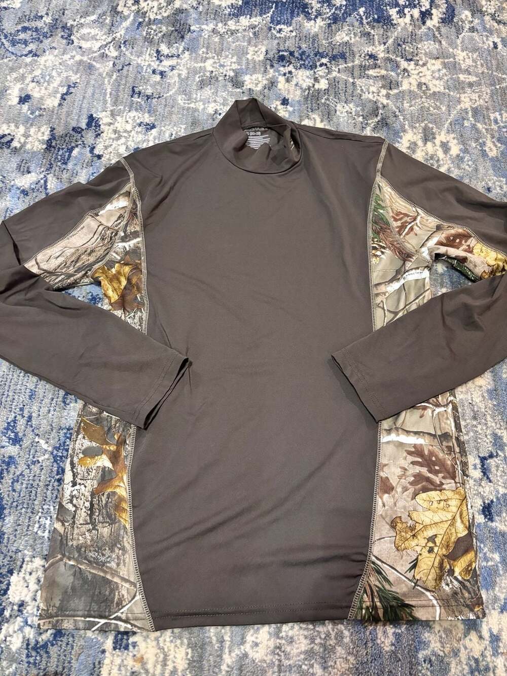 Realtree Mock Neck Long Sleeve Shirt Size M Brown